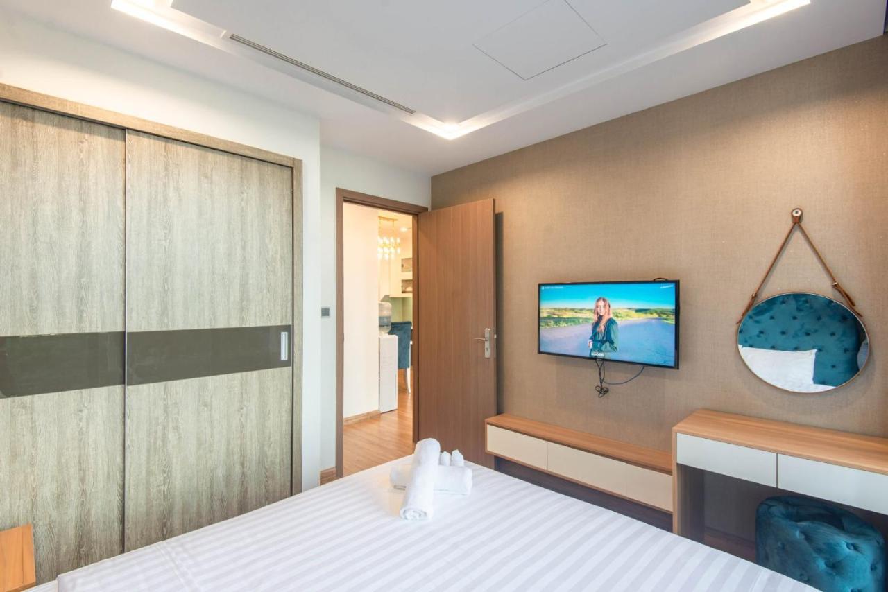 Luxury Serviced Apartment Vinhomes Metropolis Premium ฮานอย ภายนอก รูปภาพ
