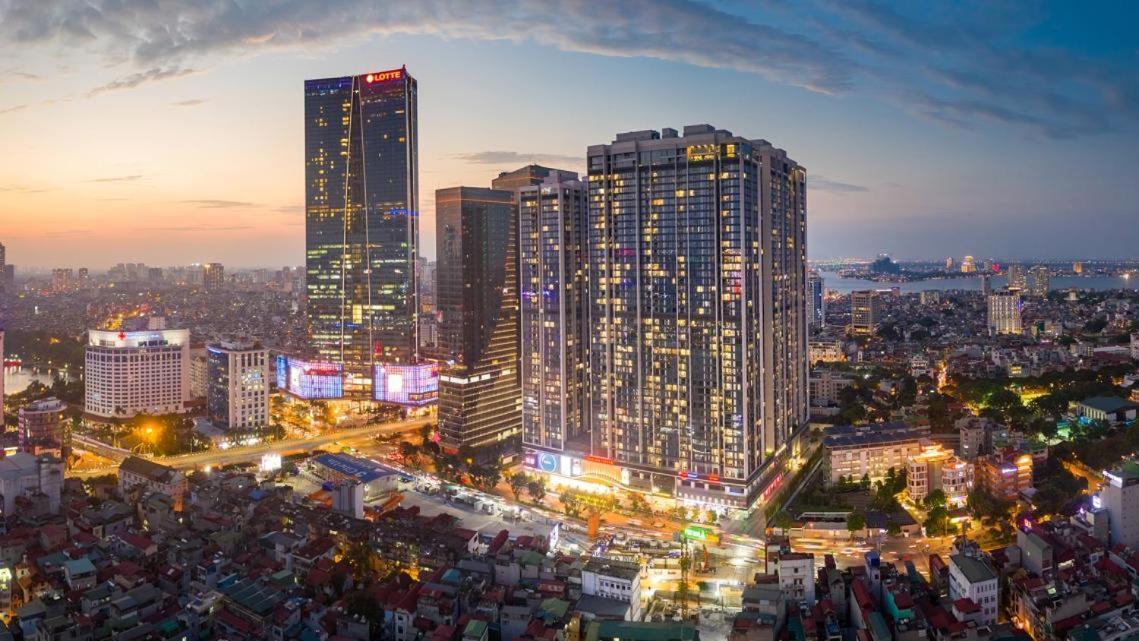 Luxury Serviced Apartment Vinhomes Metropolis Premium ฮานอย ภายนอก รูปภาพ