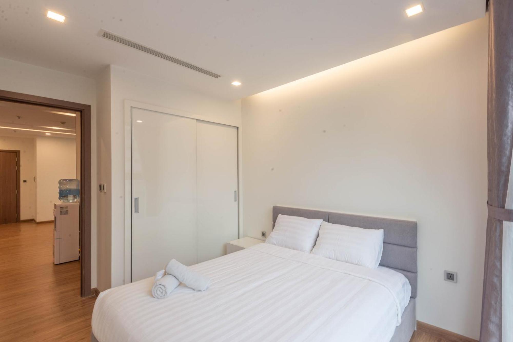 Luxury Serviced Apartment Vinhomes Metropolis Premium ฮานอย ภายนอก รูปภาพ
