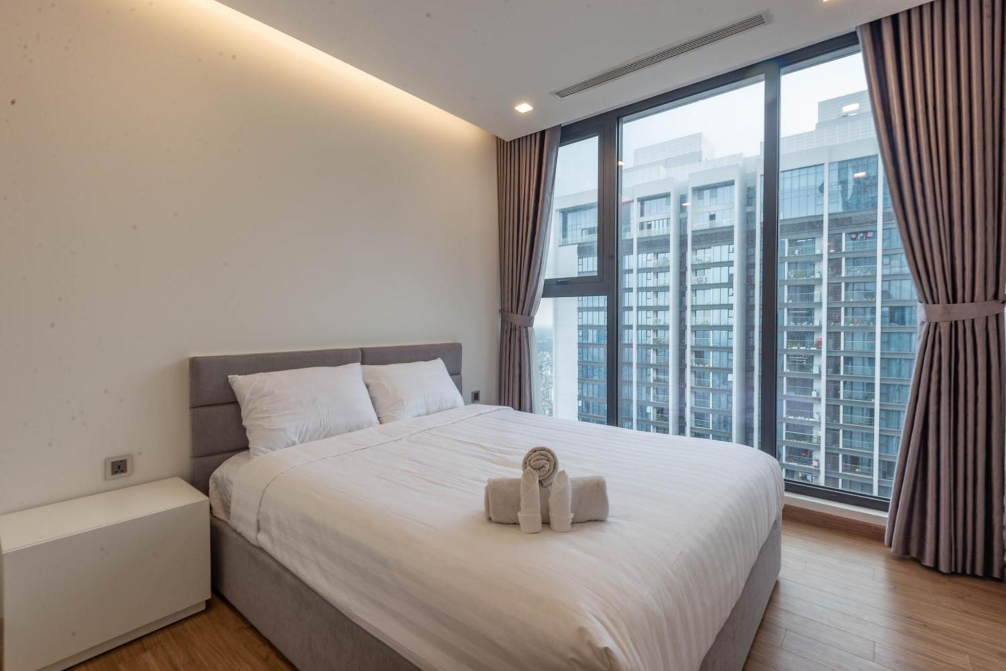 Luxury Serviced Apartment Vinhomes Metropolis Premium ฮานอย ภายนอก รูปภาพ