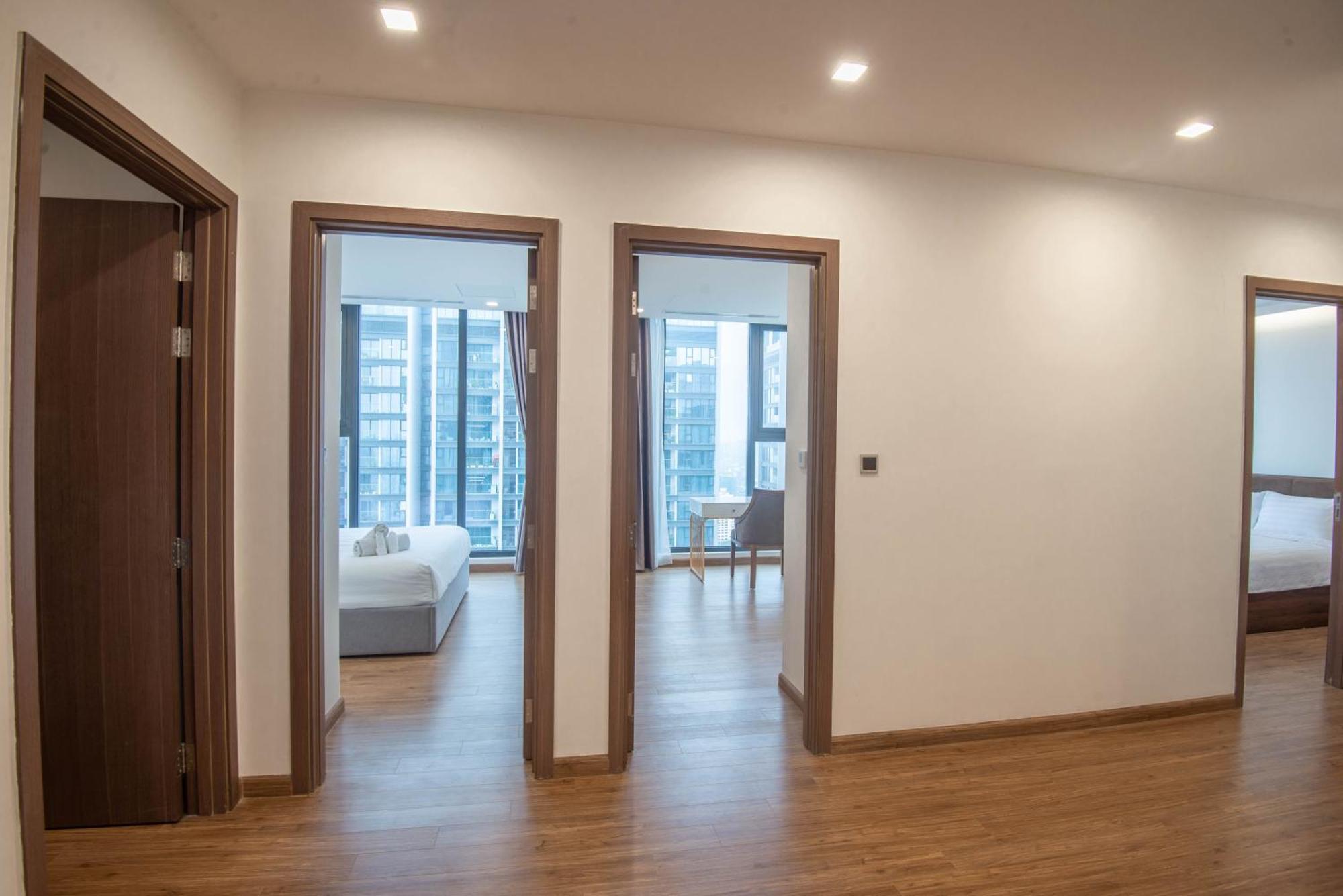 Luxury Serviced Apartment Vinhomes Metropolis Premium ฮานอย ภายนอก รูปภาพ